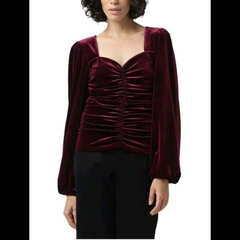 BCBGeneration Women's Velvet Fitted Long Sleeves Sweetheart Neck  Bodycon Shirt